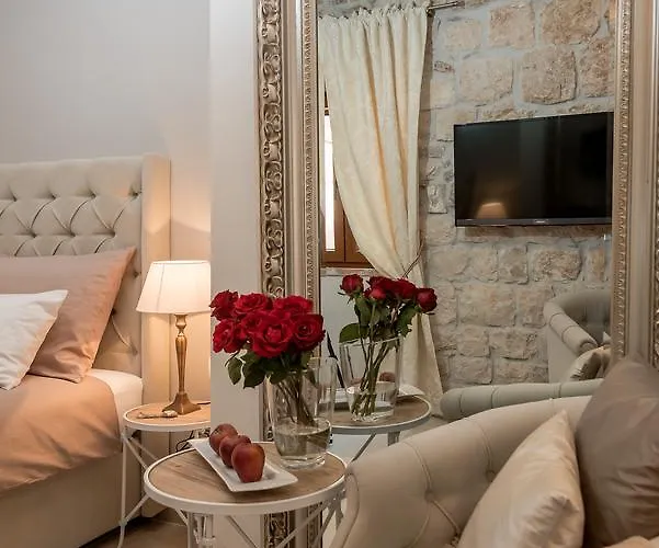 Jupiter Lux Rooms